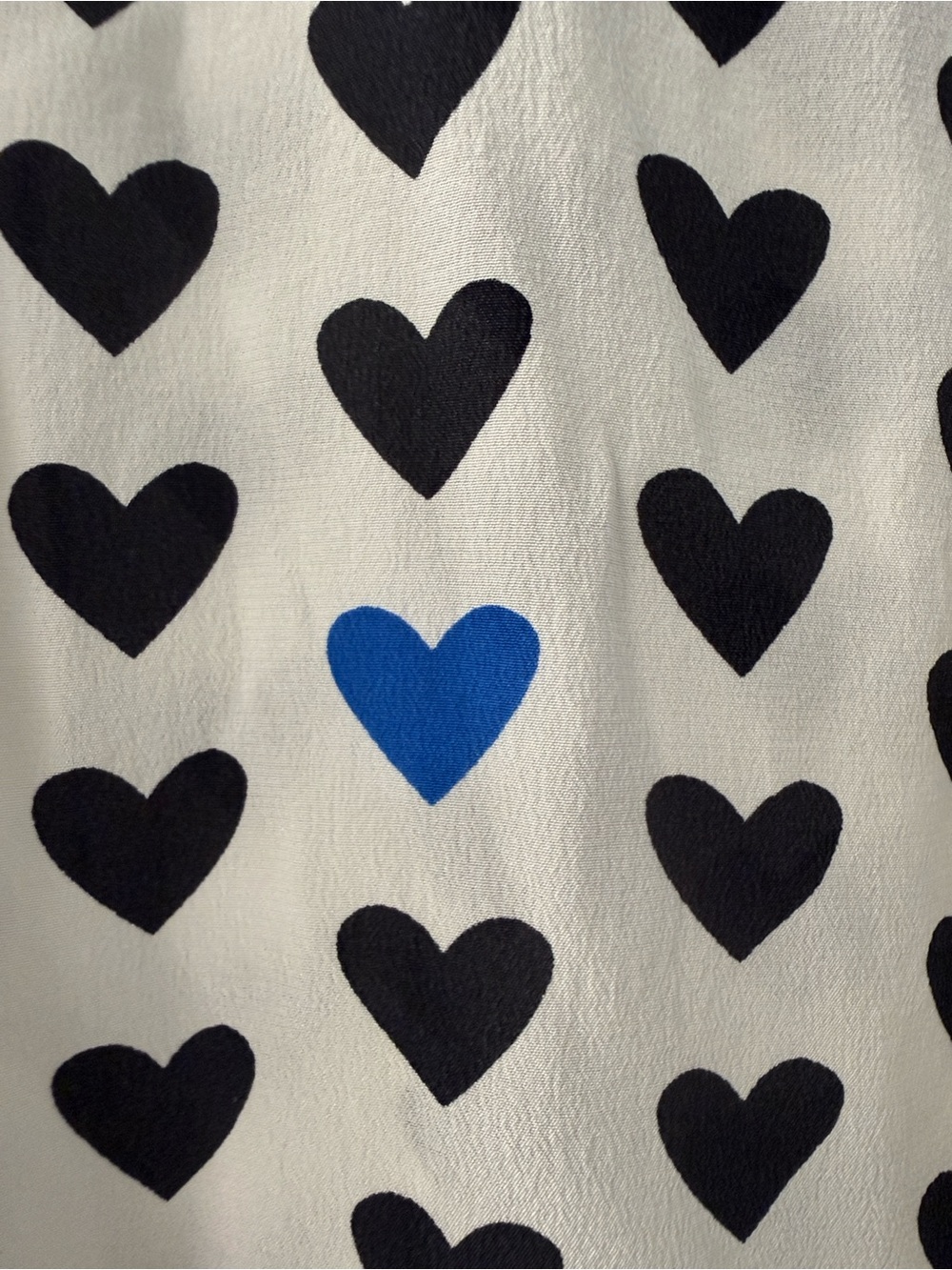 100% Silk White Heart-Print Button-Up Shirt with Blue Accent Hearts